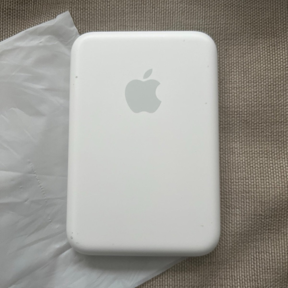 SOLD! Authentic Apple iPhone MagSafe Battery Pack